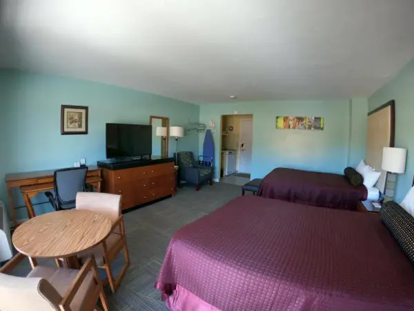 Copper Lantern Motor Lodge 4